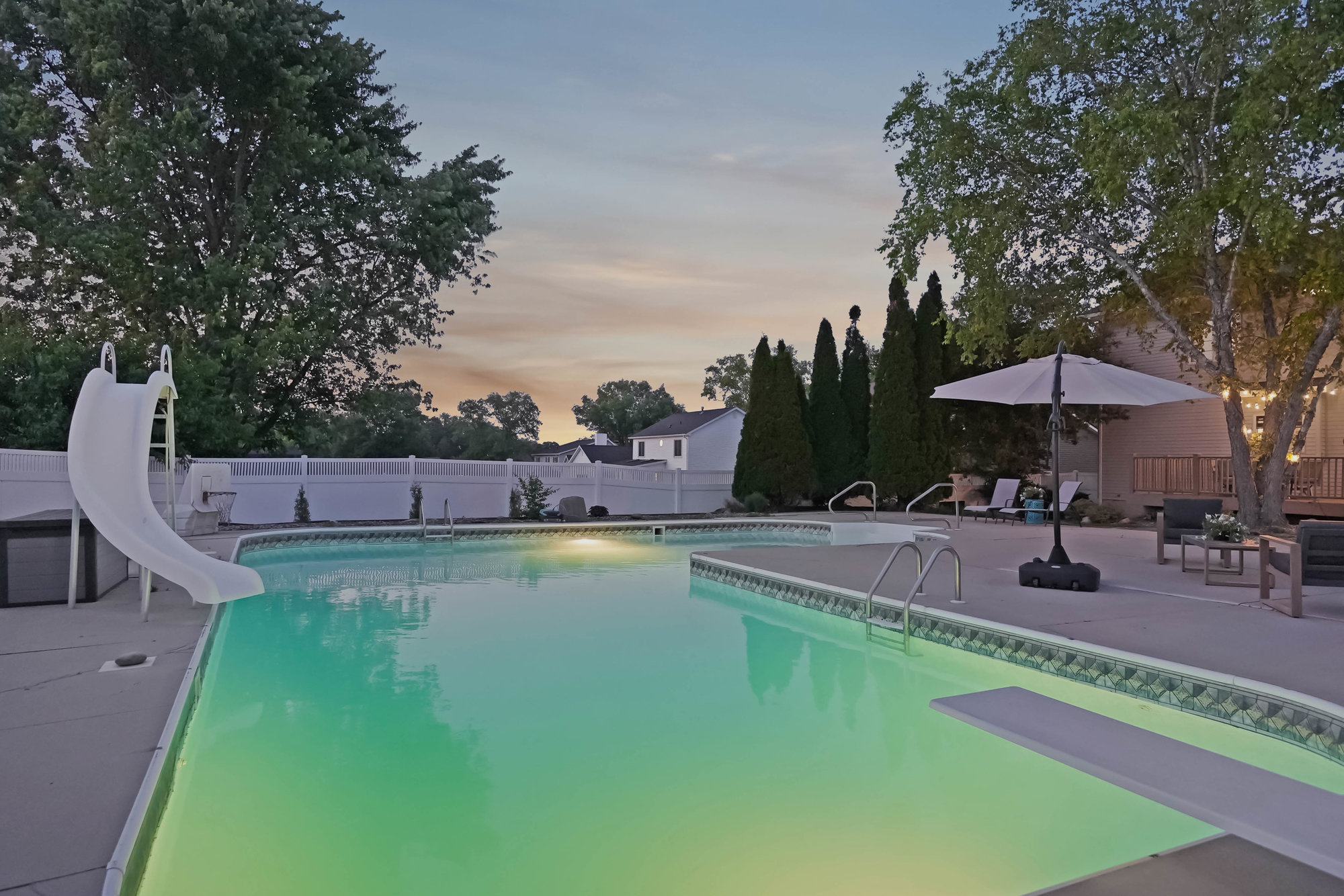 Looking for the perfect home for entertaining? 4129 Tiffany Lane is THE home for you!